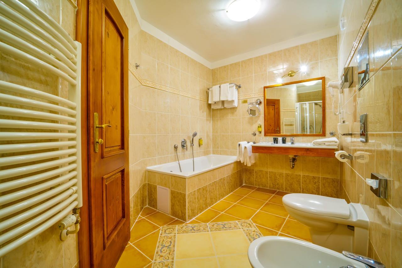Josephine Old Town Square Hotel - Czech Leading Hotels Πράγα Εξωτερικό φωτογραφία